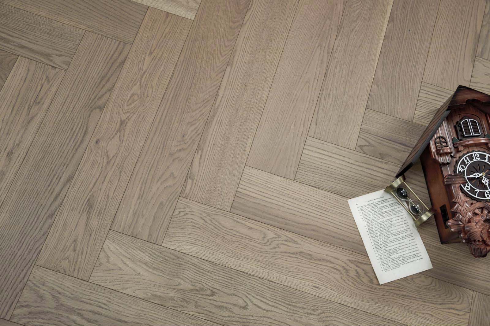 American Oak Herringbone - Toffee Crunch