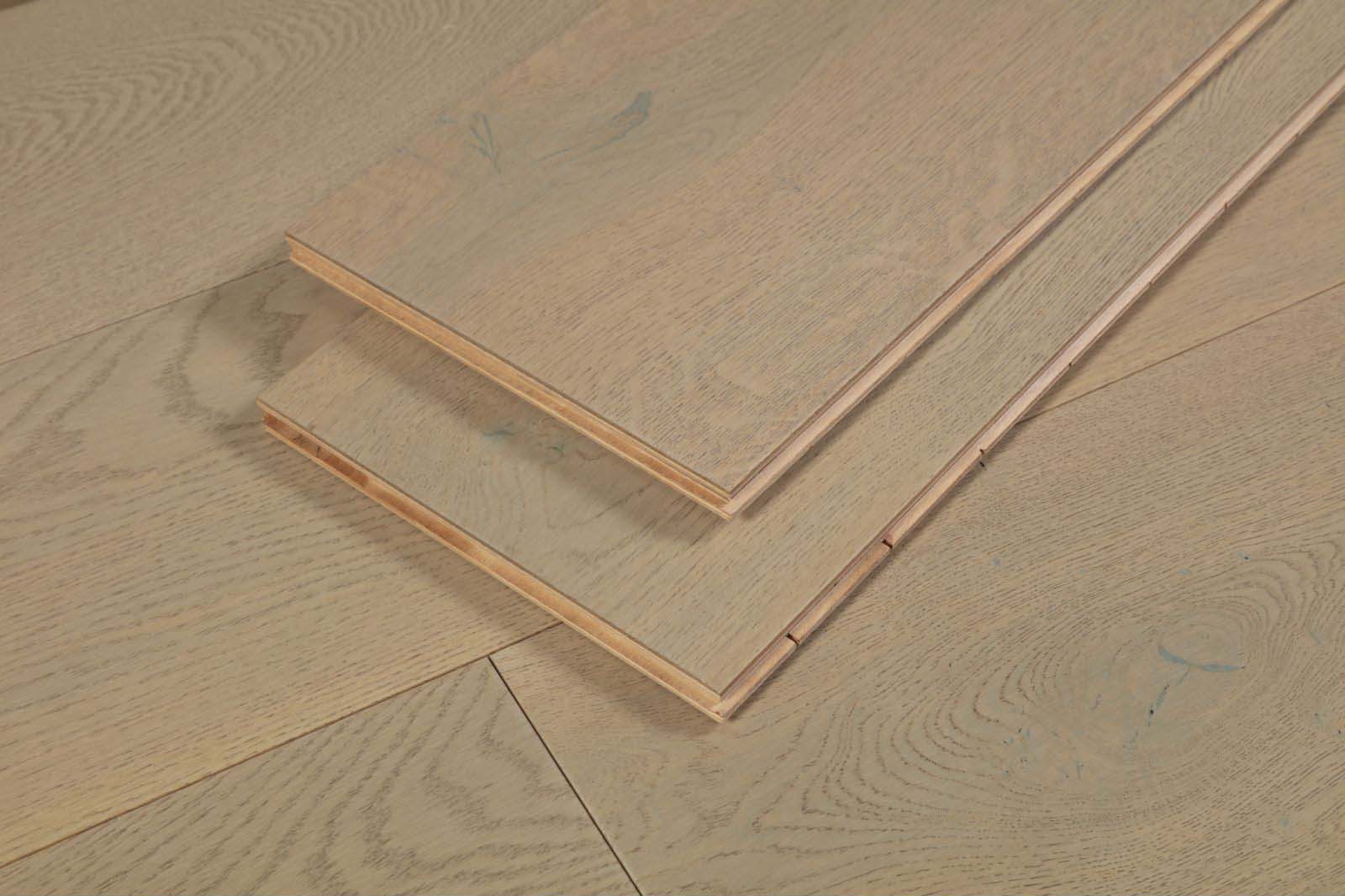 7.5 American White Oak - Urban Grey